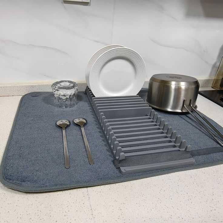 JOLYMIT Premium Rack and Microfiber Dish Drying Mat with Plate Holder Stand for Plates Bowls Utensils Sink Drying Rack Bowls Utensils Sink Drying Rack Multi Color 1 Pcs - Image 4