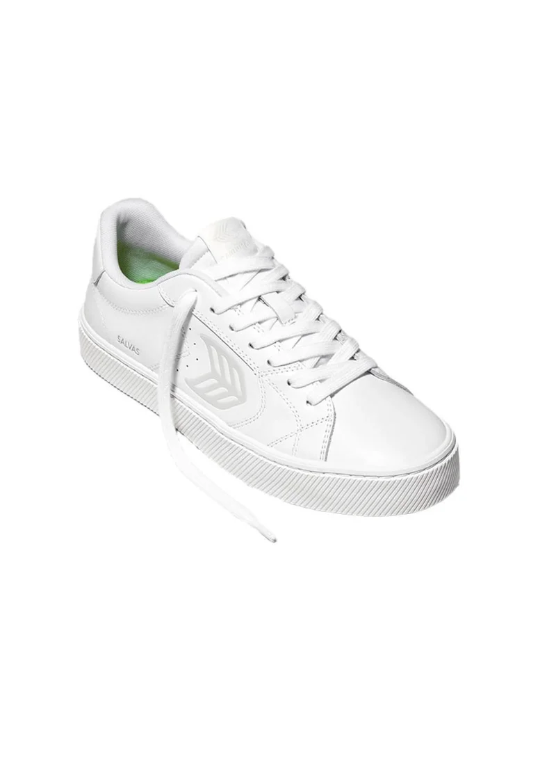 كاريوما سالفاس جلد أبيض