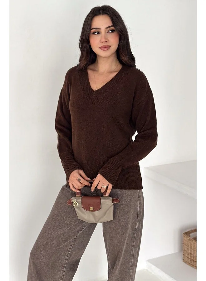 Noa Noa Women’s V-Neck Knit Sweater – Cozy Neutral