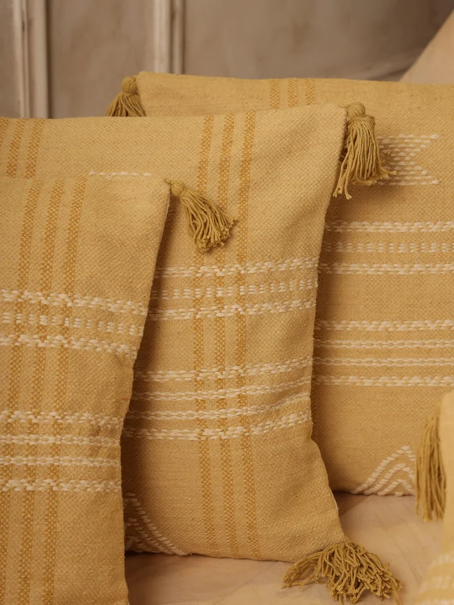 سانسكريتي هومز غطاء وسادة قطني مخطط من سانسكريتي هومز ٤٥٤٥ سم