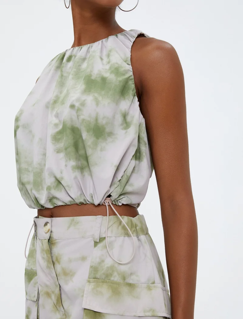 كوتون Parachute Crop Blouse Sleeveless Batik Patterned Round Neck