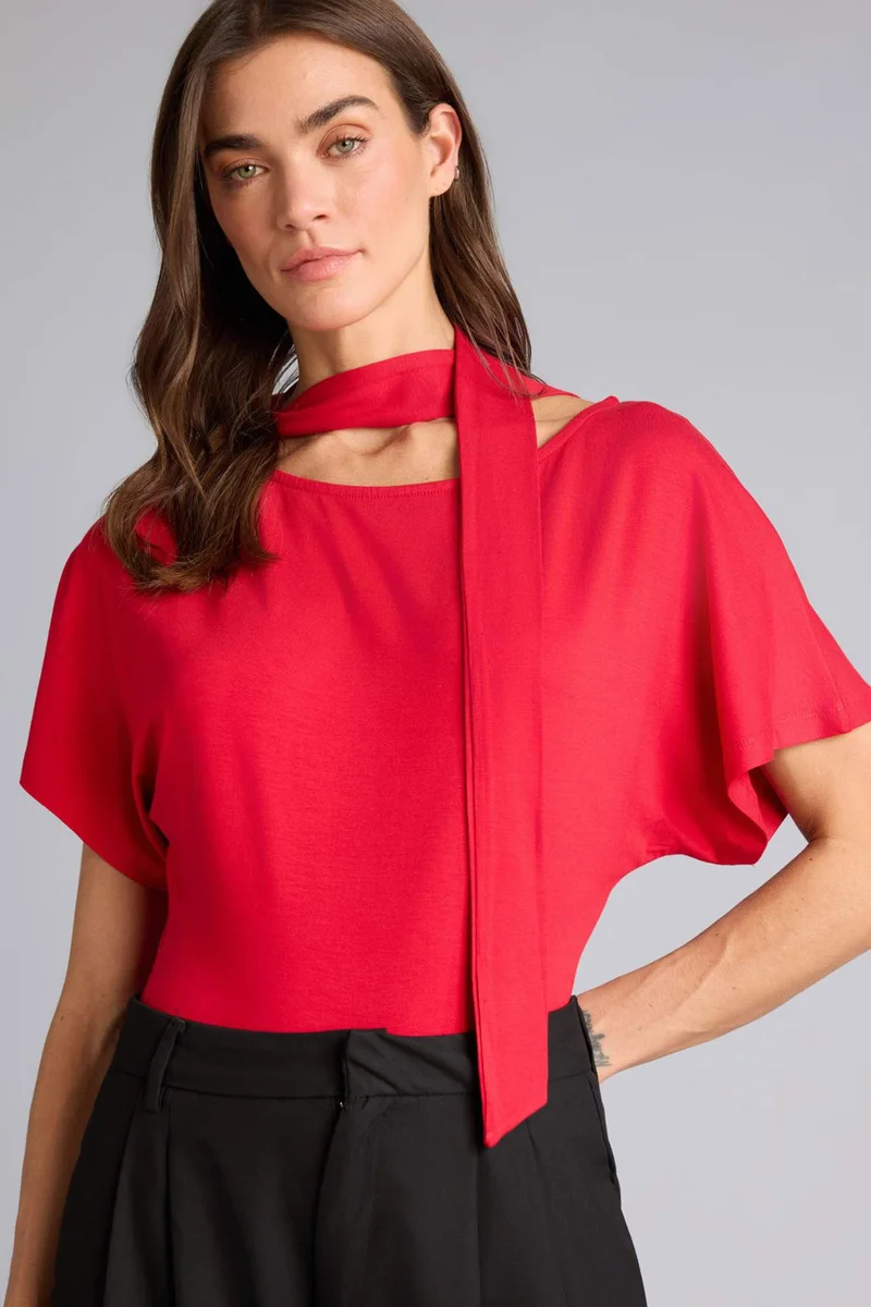 ديفاكتو Slim Fit Boat Neck Shawl Detail T-Shirt
