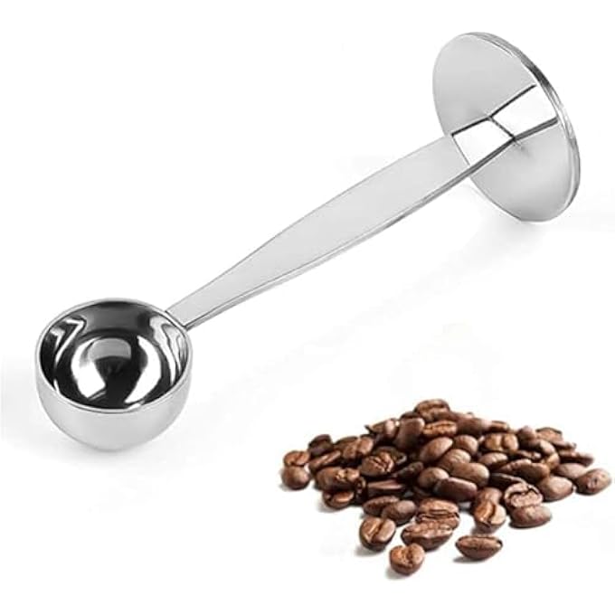 SWIUKPHE مغرفة قهوة احترافية 2 في 1 من الفولاذ المقاوم للصدأ مع ملعقة ومطرقة حبوب القهوة للمقهى والمنزل والمطبخ والمكتب باللون الفضي، قطعة واحدة - Image 2