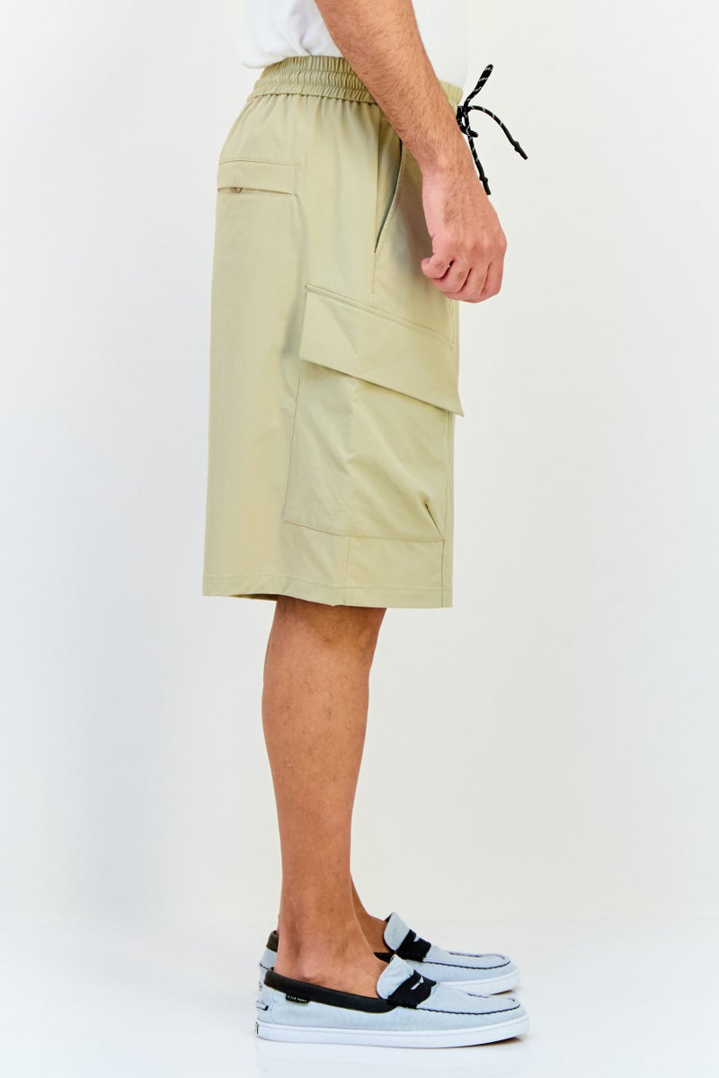 SELECTED Men Cargo Fit Solid Cargo Shorts, Beige - Image 2