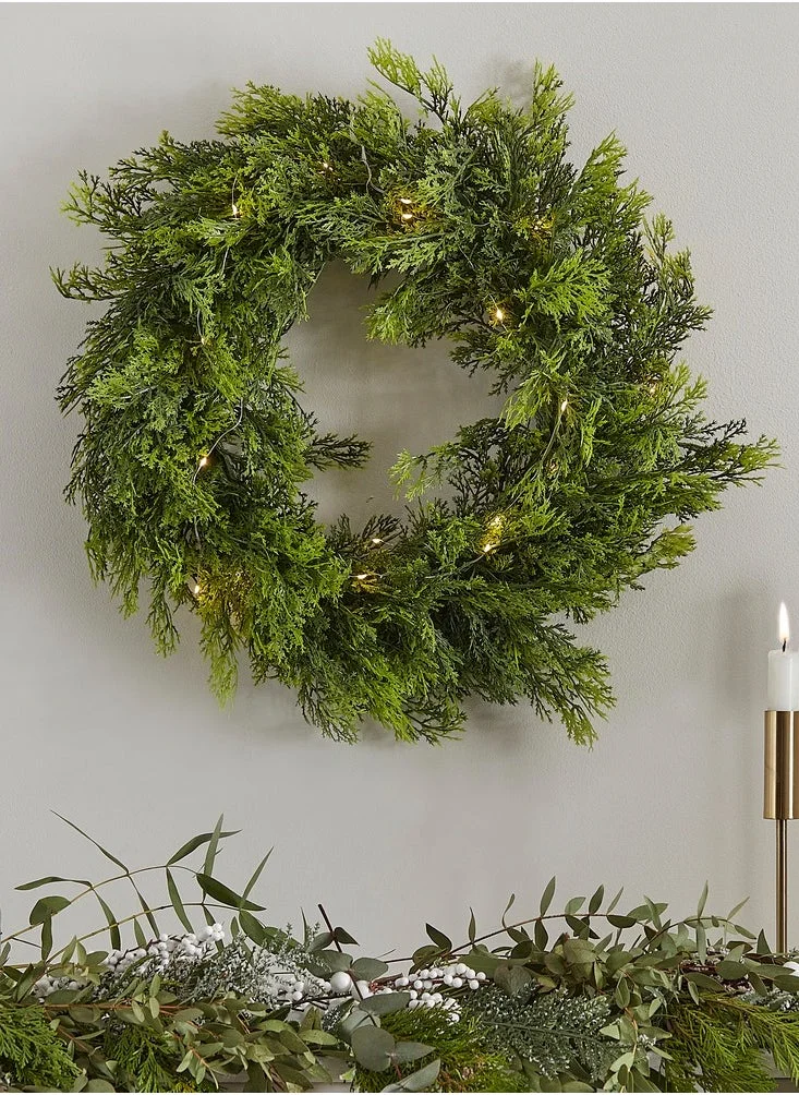 جينجر راي Wreath - Evergreen With Lights
