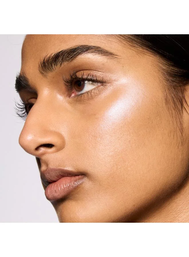 MAC Cosmetics Wind Chill Glowplay Bouncy Highlighter - Wind Chill for Women | Best Price UAE