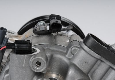 GM Parts 15-22226 Air Conditioning Compressor and Clutch Assembly - Image 3