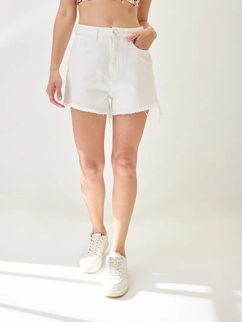 globus Globus Women Slim Fit Mid-Rise Frayed Hem Denim Shorts