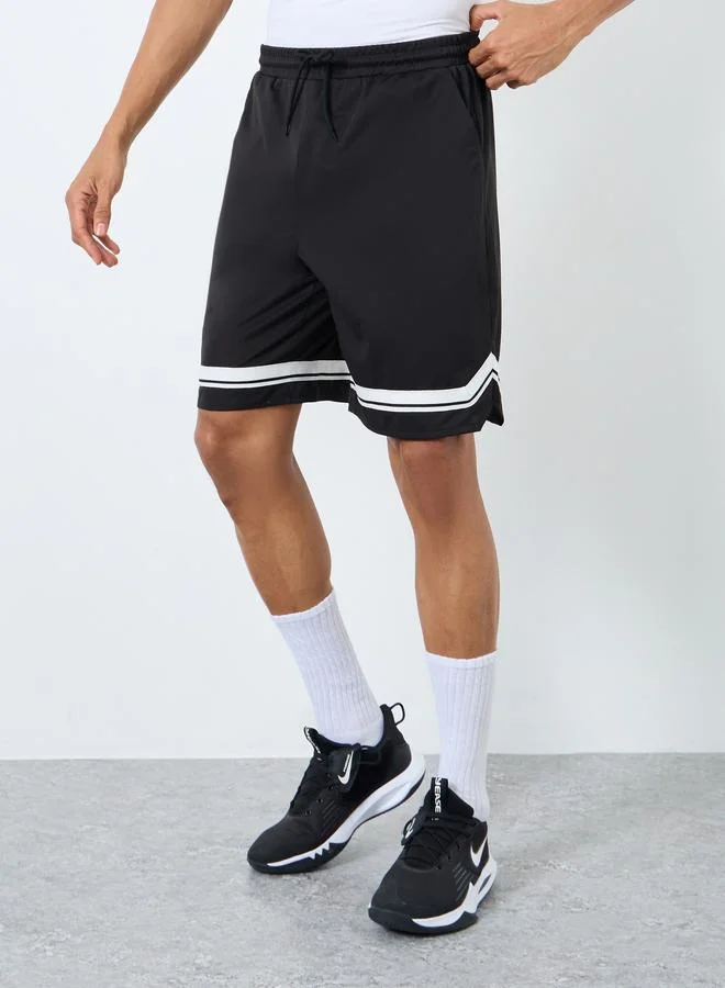 Styli Styli Contrast Hem Regular Fit 9inch Running Shorts