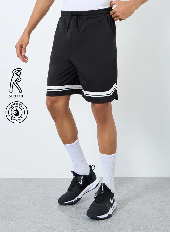 ستايلي اكتيف شورت جري ستيلي بقصة عادية وحواف متباينة 9 بوصة