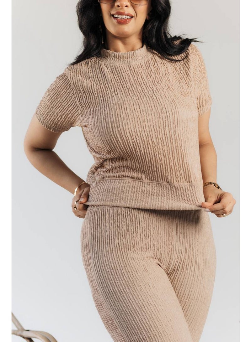 نونا فاشون طقم قطعتين للنساء تيشيرت قصير كاجوال وبنطال فضفاض بتصميم رياضي متميز لون بيج  خامه كوريشه ليكرا مستورد - Image 2