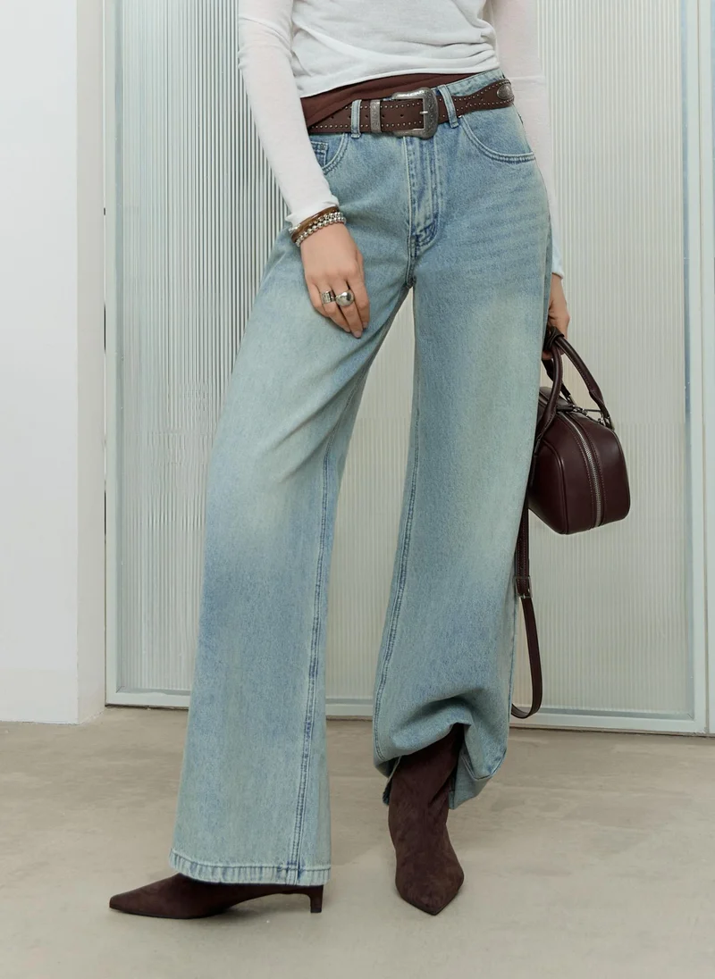 Lichi Loose jeans with distressed accent on the thighs
