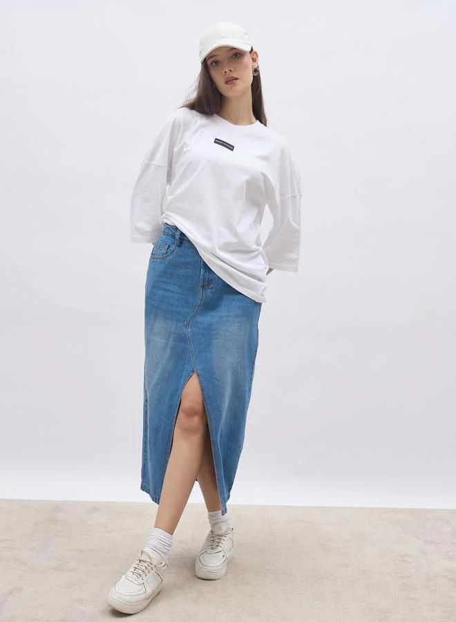 Styli Styli Women White Badge Detail Dropped Shoulder Oversized T-Shirt