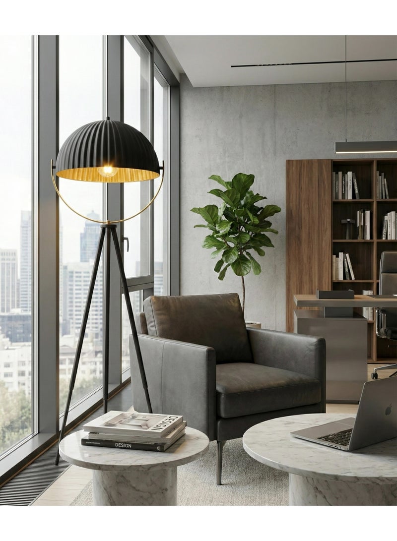 باي فور ليس إضاءة BUY4LESS  مصباح أرضي، إضاءة، تصميم كلاسيكي، ألومنيوم، لون أسود وذهبي، 38×160 سم، مناسب لغرفة المعيشة، غرفة النوم، أو حتى للمتاجر الصغيرة. - Image 4