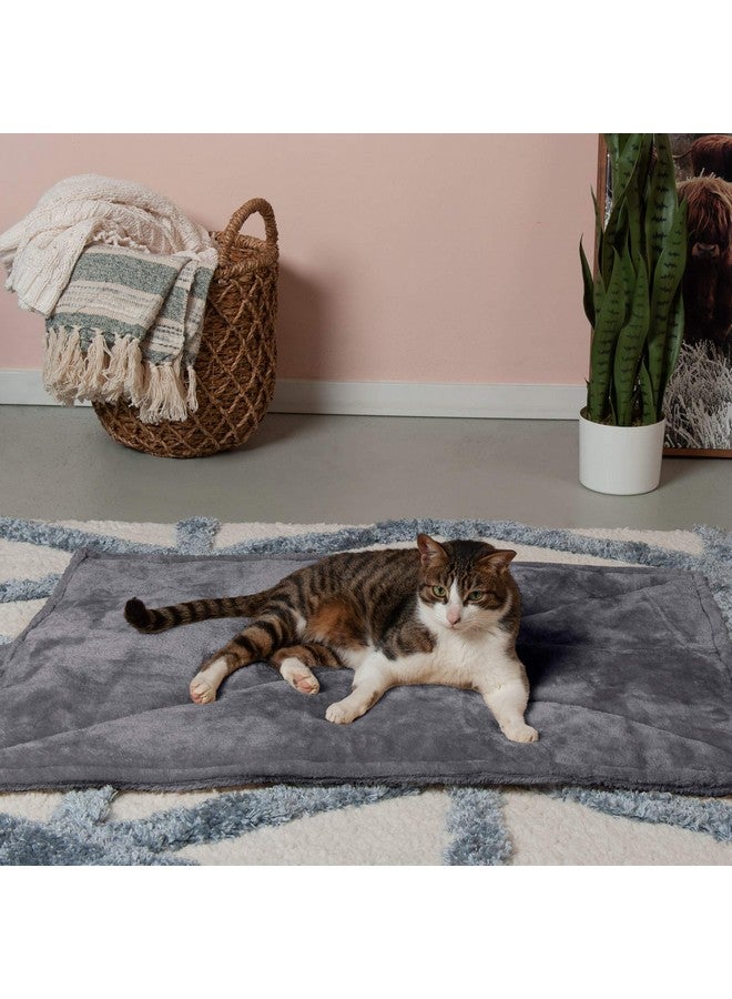 سرير القطط Furhaven ThermaNAP ذاتي التدفئة للقطط المنزلية والكلاب الكبيرة/المتوسطة، قابل للغسل ويعكس حرارة الجسم - سجادة سرير عاكسة مبطنة من الفرو الصناعي - رمادي، كبير - Image 3
