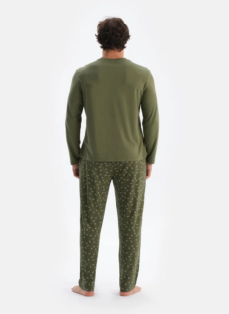 داجي T-shirt & Trousers Pajama Set V Neck Modal Mid Rise Sleepwear