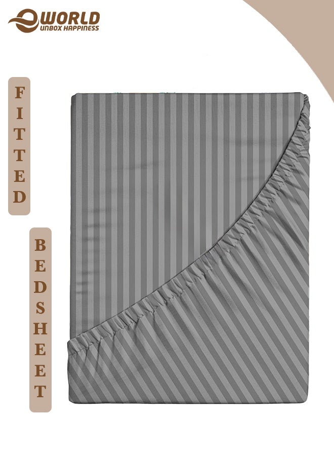 إي وورلد ملاءة سرير مزوّدة بسطح مطاطي من الألياف الدقيقة بخطوط باللون الرمادي، بجيب عميق لملاءمة محكمة، قابلة للتنفس وسهلة الغسل في الغسالة لحماية مثالية، متوفرة بمقاسات كينغ وكوين وسنجل، بدون غطاء وسادة - Image 1