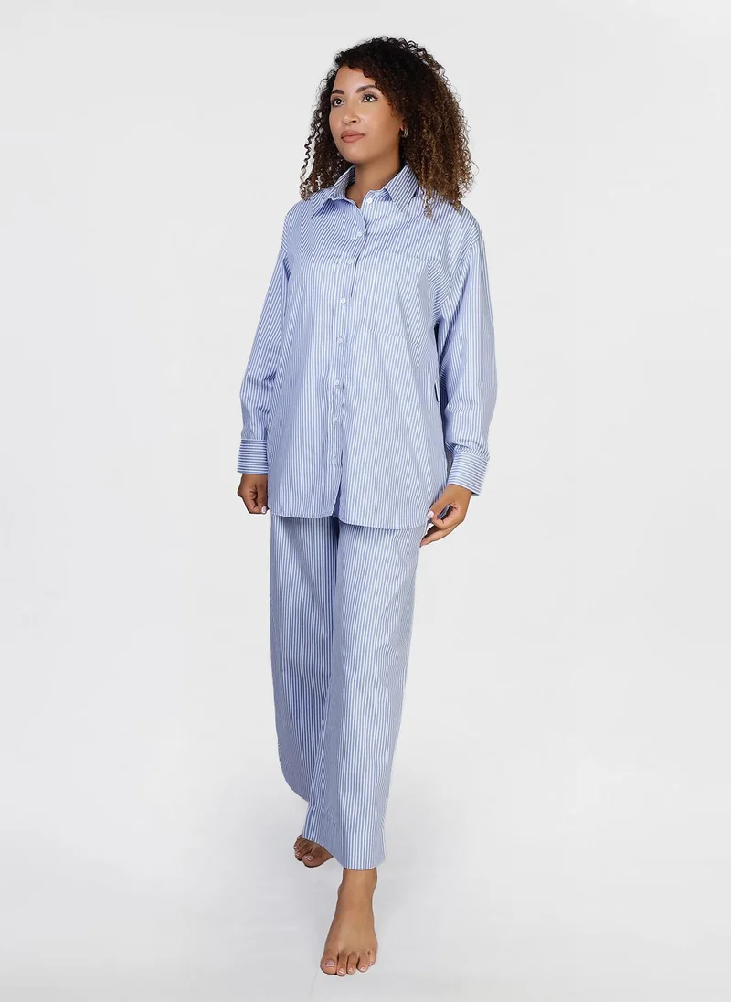 جيمي لي بوند Modest 2 PC Striped Set of relaxed-fit button-down shirt with crisp cuffs and matching wide-leg trousers