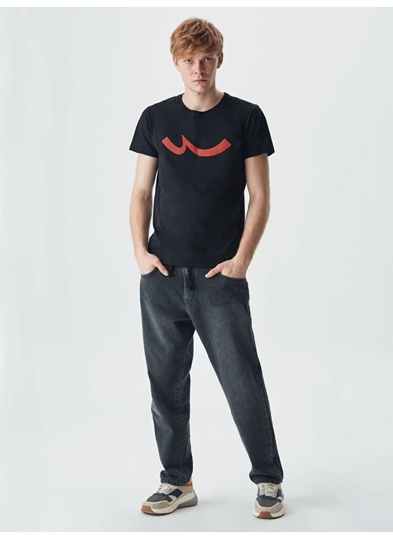 إل تي بي Black T-Shirt