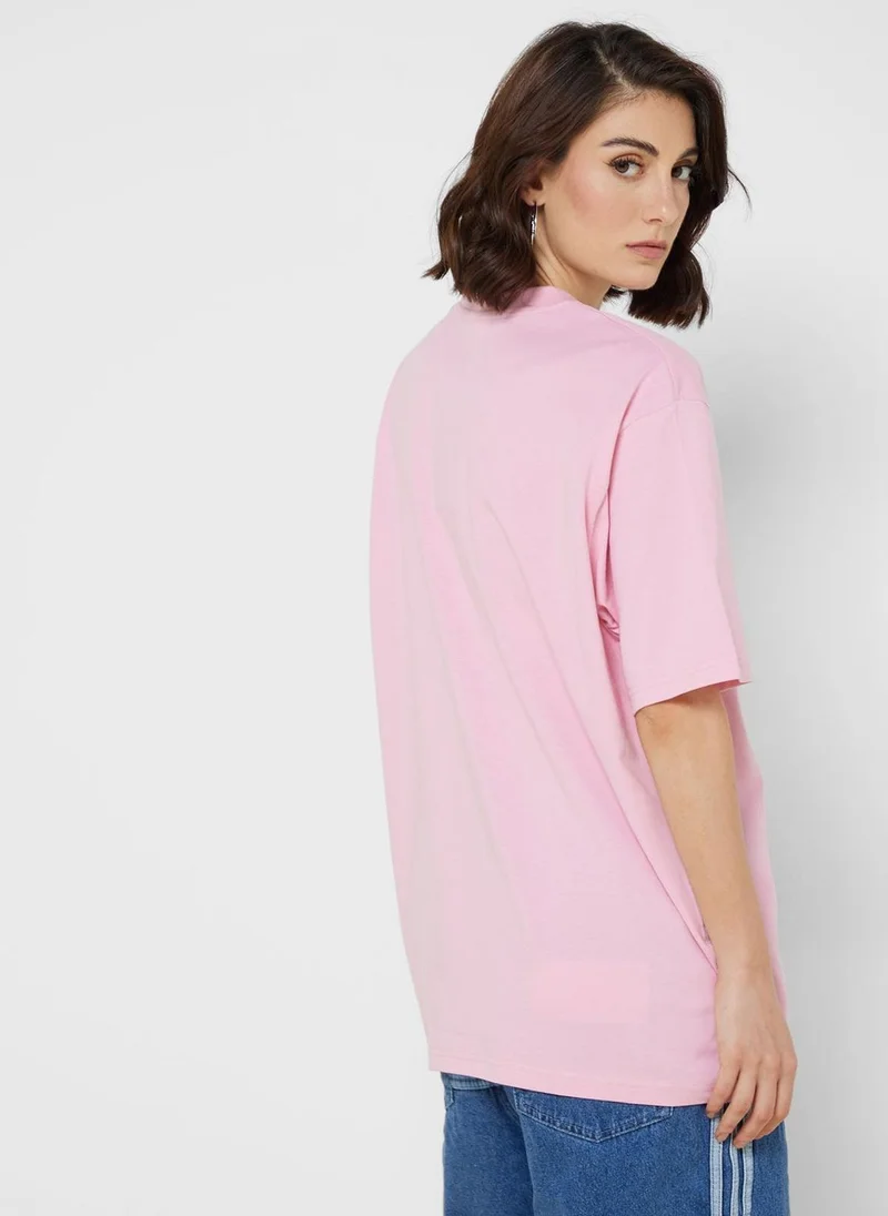 ديزني Lucifer Oversize Graphic T-Shirt