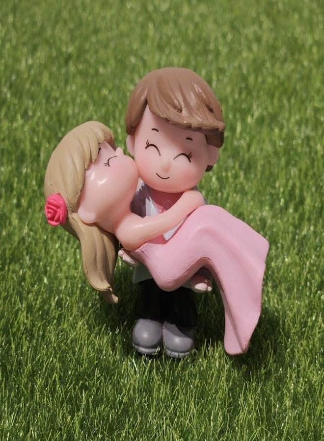ARUNA DECOR Miniature Holding Couple Figurines | Cute Lovers Miniature for Mini Garden Decor, Dollhouse Accessories, Terrarium & Fairy Garden Decor - Image 1