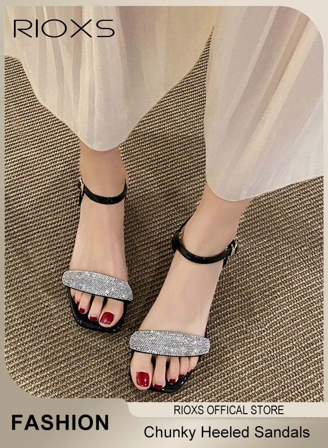 ريوكس صنادل نسائية بكعب عالي وحزام، صنادل بكعب سميك مفتوح من الأمام ومربع، أحذية نسائية عصرية من الجلد المزينة بأحجار الراين، أحذية زفاف خفيفة الوزن ومانعة للانزلاق مع حزام عند الكاحل، مناسبة للحفلات، حفلات التخرج، المواعيد الغرامية، العمل، الملابس اليومية والمزيد، لون أسود - Image 3