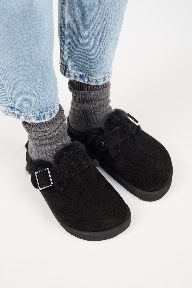 Manijero (Zeta 2 Furry Platform) Women's Leather Belt Buckled Sabo Black Slippers  - Image 2