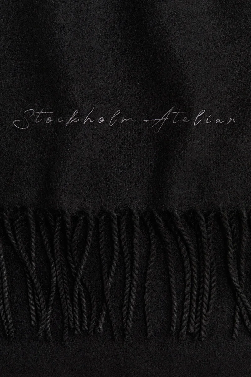 اتش اند ام وشاح محبوك