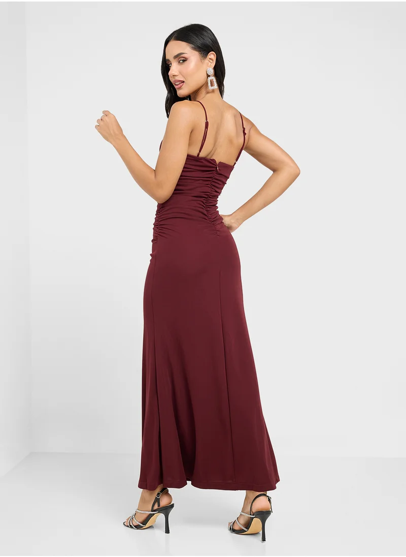 جينجر Strappy Ruched Dress With Crosage Detail