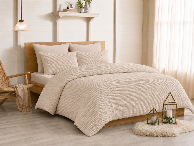 HOMETOPIA Luxury King Size 6-Piece Comforter Set 264×229 cm – Embossed Fabric, Ultra Soft & Breathable Fabric, Comfortable, All-Season Use, Premium Quality, Ideal for AC Rooms & Home Use in Saudi Arabia. - Image 3