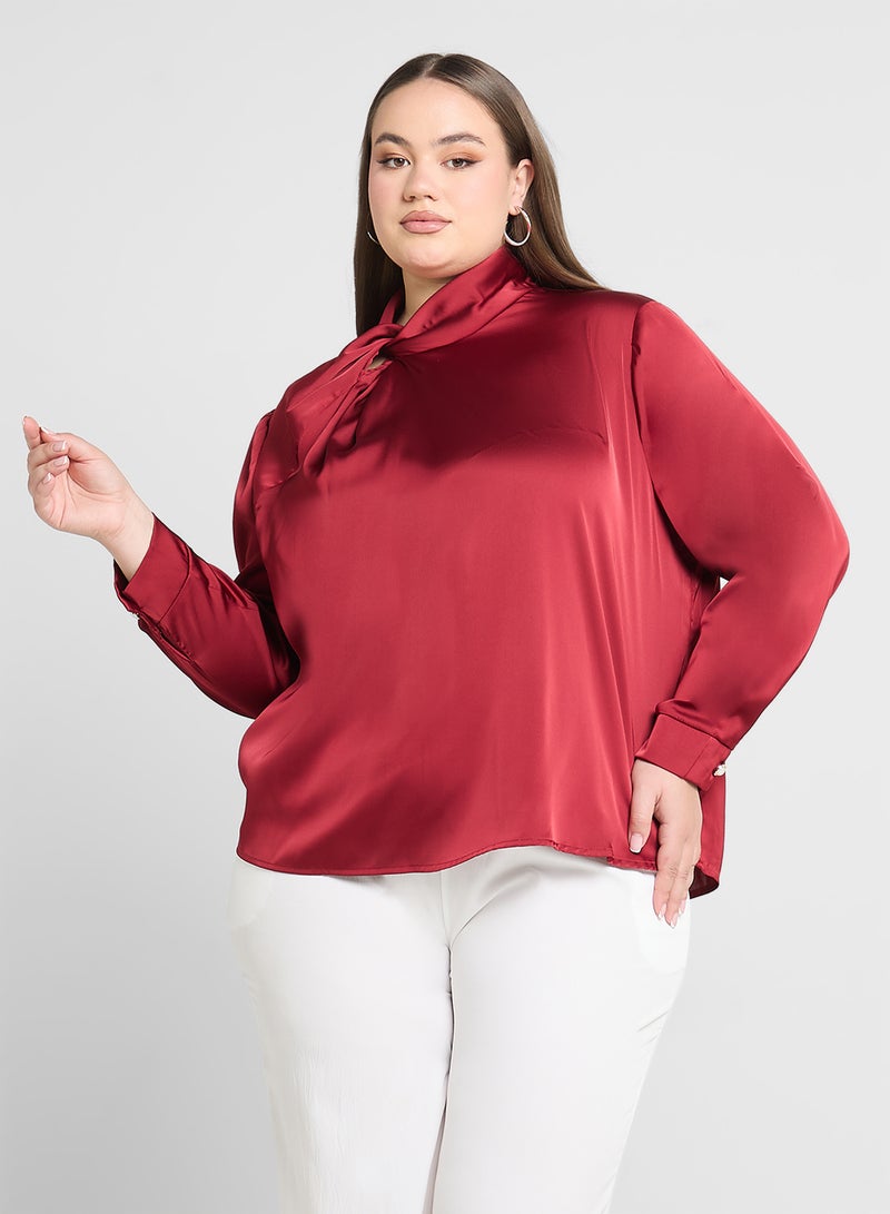 جينجر بلس بلوزة ساتان بتفاصيل مجمعة - Image 1