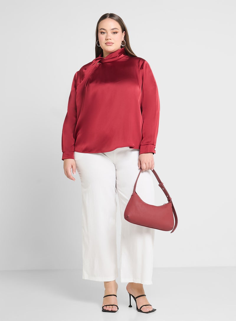 جينجر بلس بلوزة ساتان بتفاصيل مجمعة - Image 4