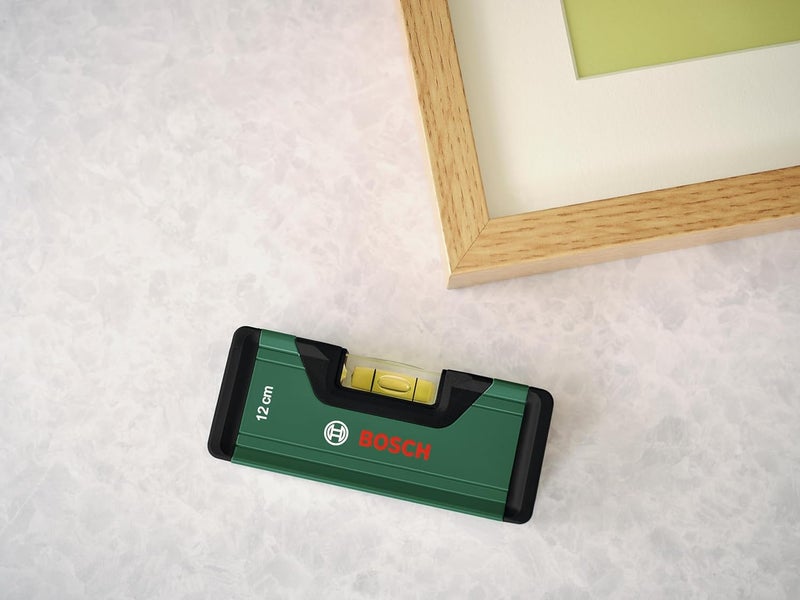 BOSCH مستوى روح 12 سم | مدمج وقابل للحمل | فقاعة عالية الدقة لقراءات دقيقة | هيكل من الألمنيوم المتين | تصميم مريح لراحة الإمساك | مثالي للمشاريع الصغيرة - Image 4