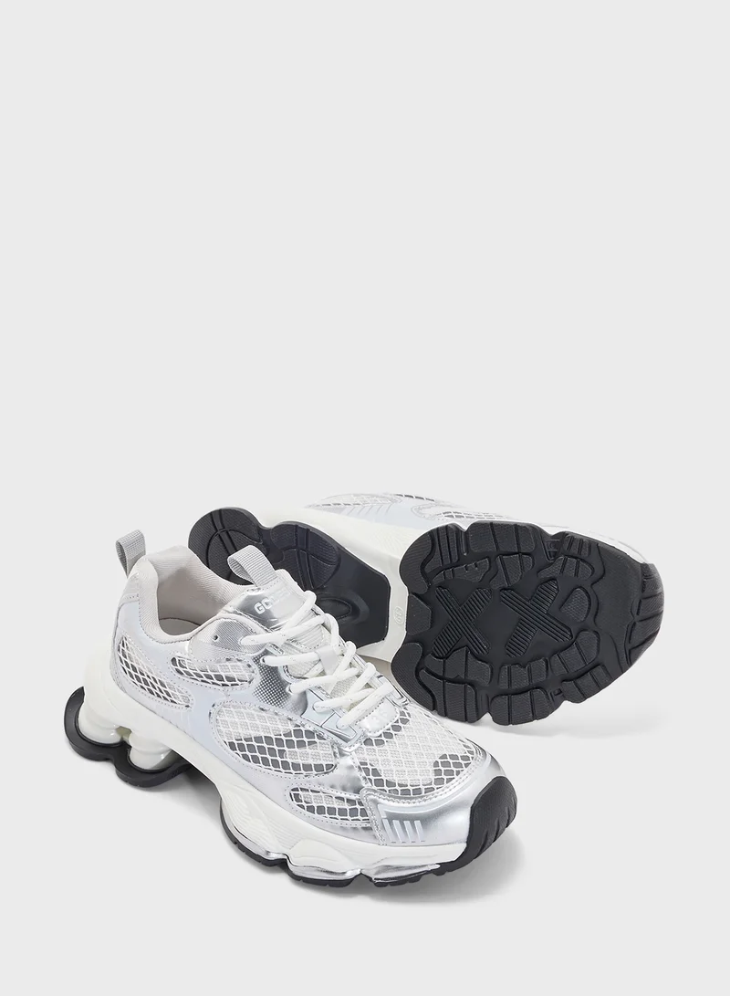 جينجر Lace Up Retro Sneaker