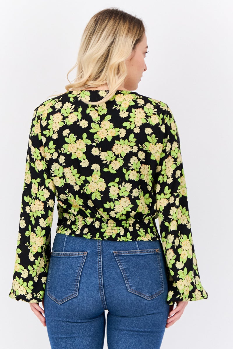 MANGO بلوزة نسائية بأكمام طويلة وطباعة زهور وياقة متقاطعة، سوداء - Image 3