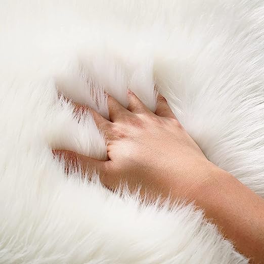 Yorten Sheepskin rug fluffy soft faux fox fur for bedroom living room decor faux fur bedside rug decorative fur for chair sofa bed fluffy washable rug (60x90 cm white) - Image 4