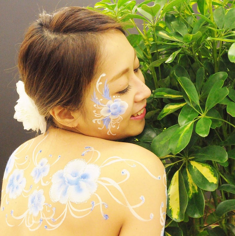 Snazaroo Classic Face Paint in Sky Blue - 0.6 Fl Oz (Pack of 1) - Image 4