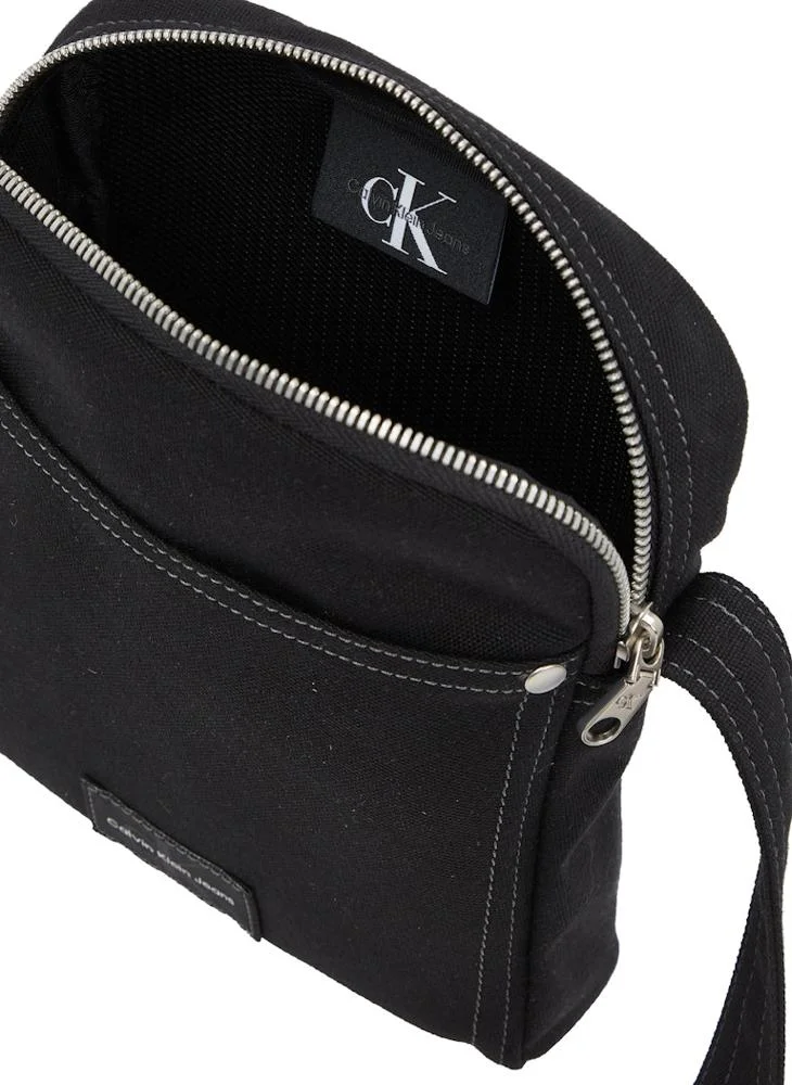 كالفن كلاين جينز Front Zip Messenger Bag