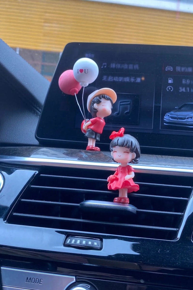 Car Decoration – A Set of 2 Romantic Car Dashboard Ornaments Featuring a Boy and Girl with Balloons. A cute and romantic design that adds a special touch to your car interior. Perfect as a gift for Valentine's Day, anniversaries, or birthdays for someone you love. - Image 3