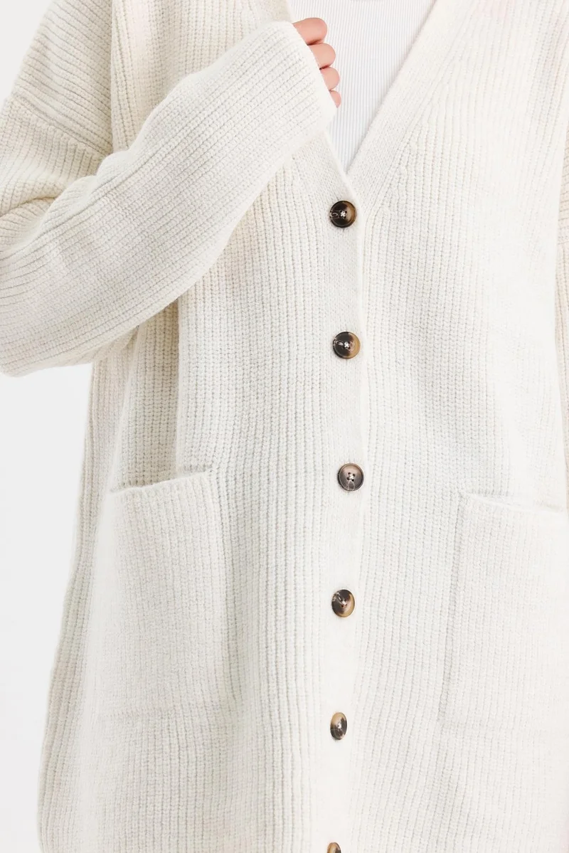 Odelon Women's Buttoned Oversize Pocket Long Ecru Knitted Cardigan