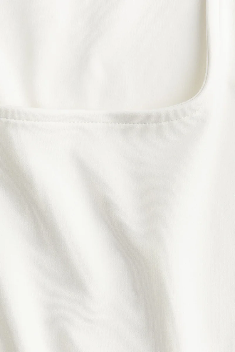 اتش اند ام بلوزة فيست بقبّة مربعة