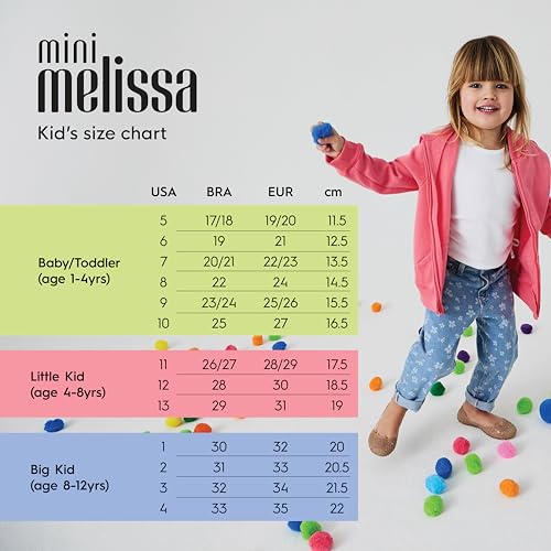 Mini Melissa حذاء ميني ميليسا للبنات - حب حلو + حذاء ماري جين من ديزني برينسيس للأطفال والرضع - أحذية جلي للأطفال الصغيرات مع حزام قابل للتعديل ودبوس جانبي، أزرق/إلسا 11 طفل صغير م - Image 4