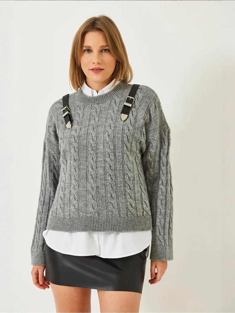 بيانكو لوتشي كنزة محبوكة بنسيج لوكسي مع إغلاق برباط