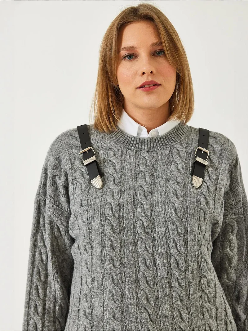 بيانكو لوتشي كنزة محبوكة بنسيج لوكسي مع إغلاق برباط