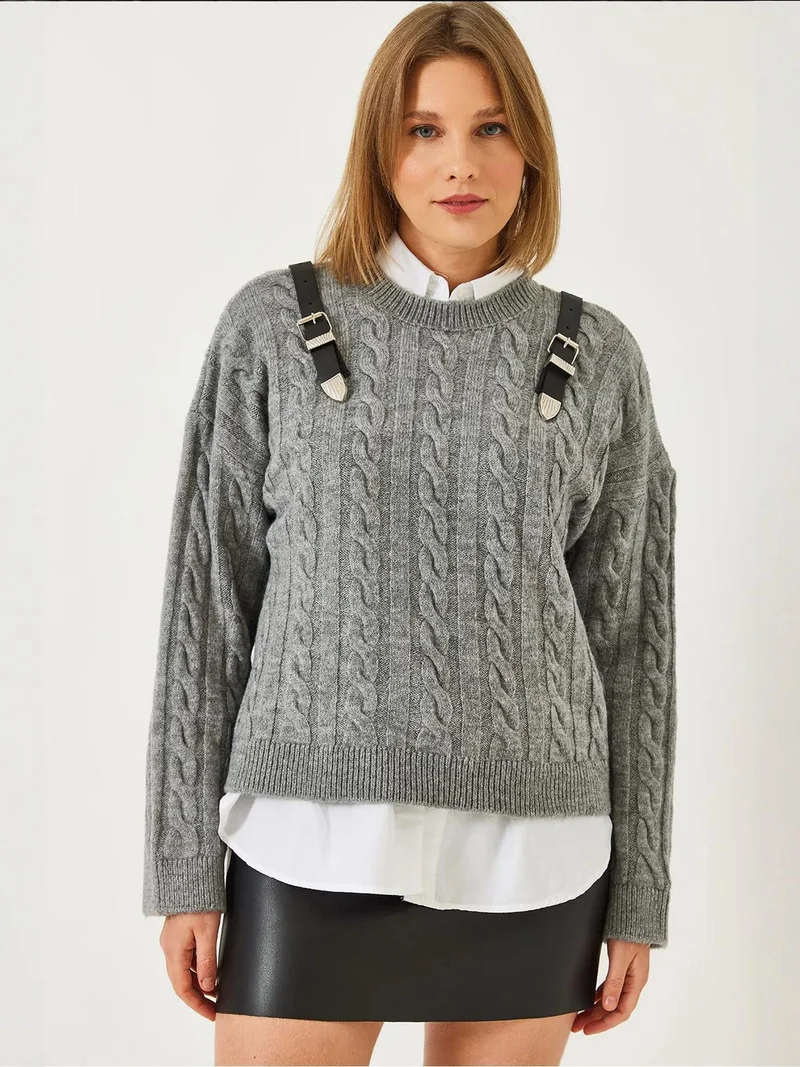 بيانكو لوتشي كنزة محبوكة بنسيج لوكسي مع إغلاق برباط