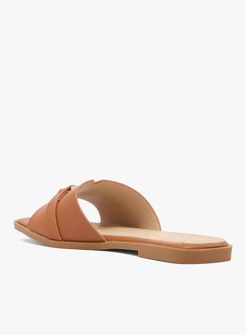 ريد Embellished Strap Buckle Detailed Sandals