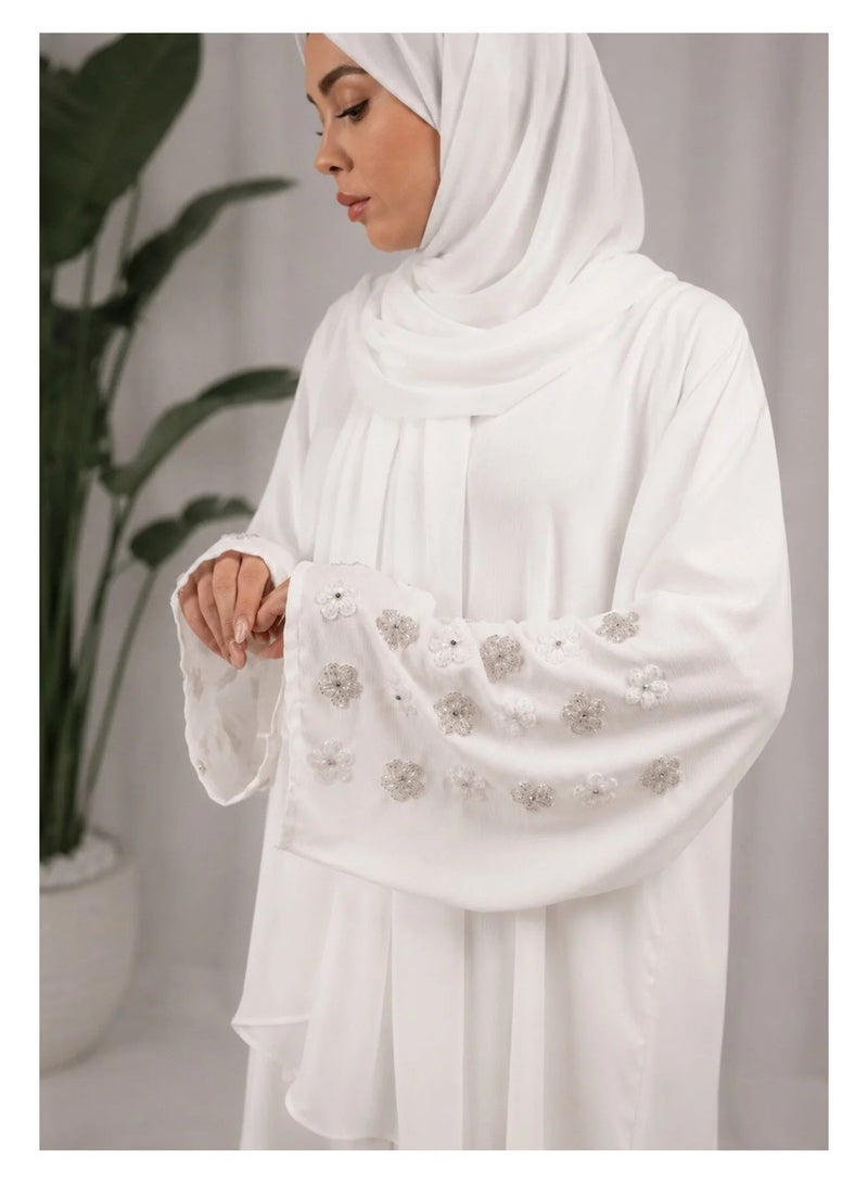 اوفيليا Aya 2-in-1 Buttoned Open Abaya with Hand-Embroidered Floral - Image 3