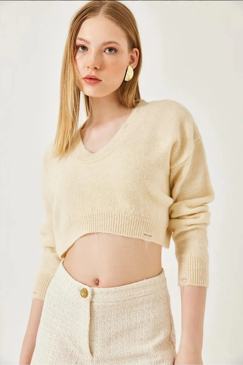 Bianco Lucci LUCCI Textured V-Neck Loose-Fit Crop Knit Top
