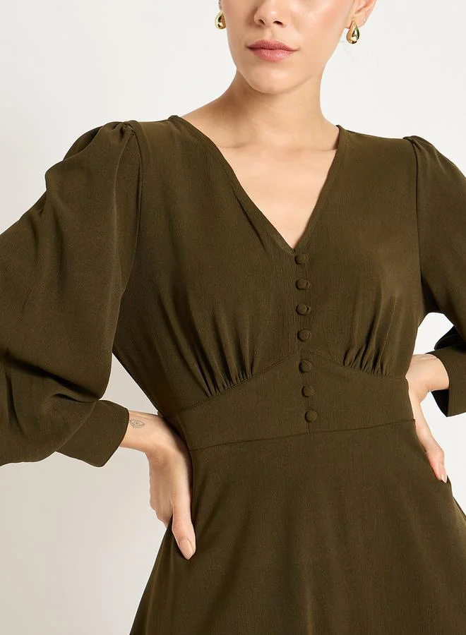 فيميلا Solid V Neck Top and Pants Co-Ords by Styli