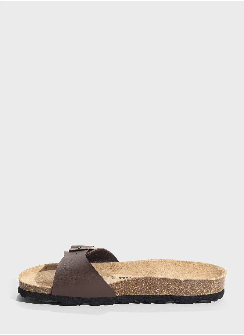 بيتون Prague Flat Sandals